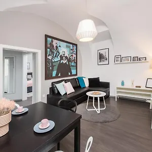 Napoleon Apartment
